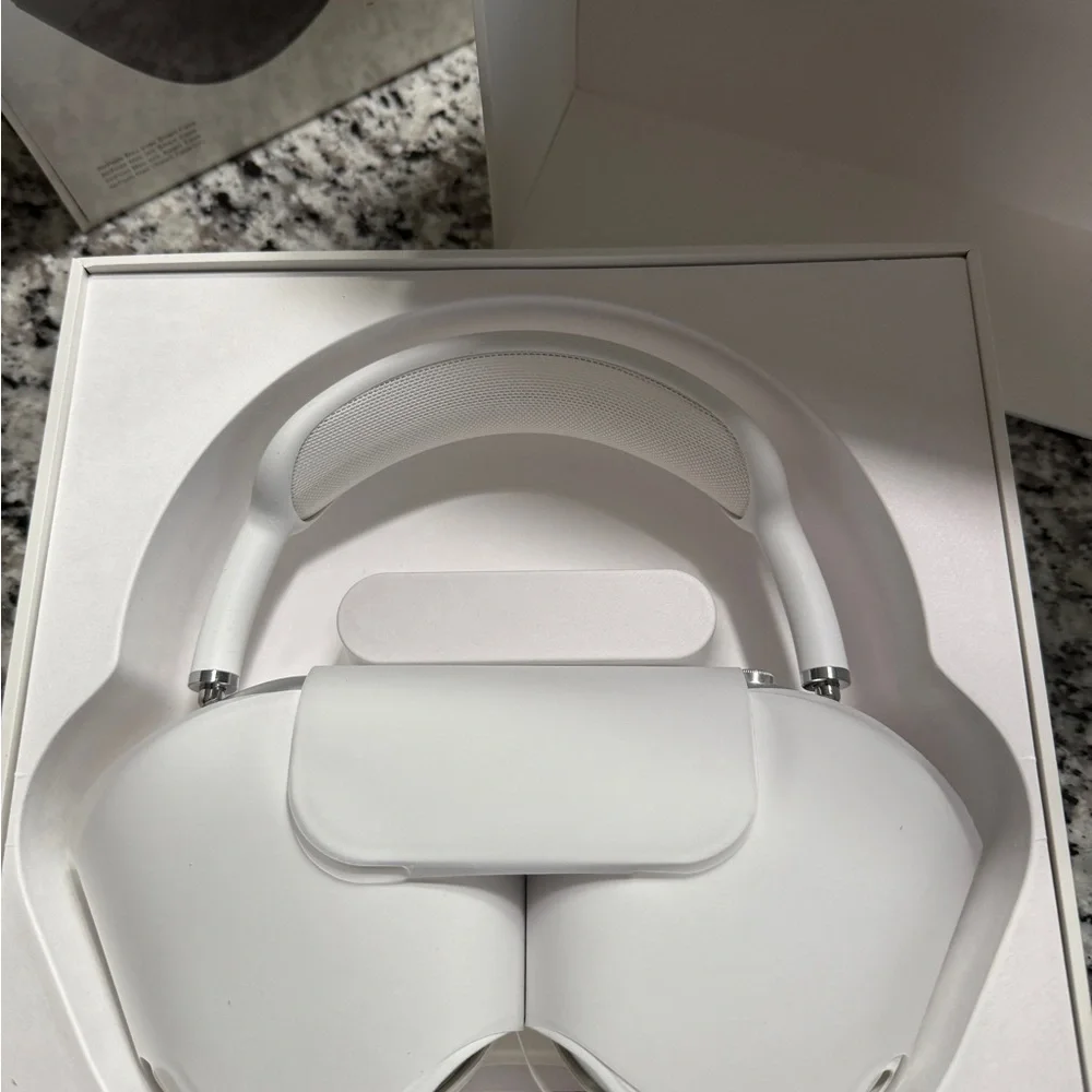 Apple White VR AR Headset with Integrated Display
